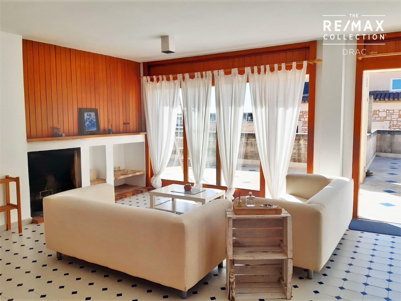 Espectacular loft con enorme terraza a unos pazos de la plaza de Santanyi.