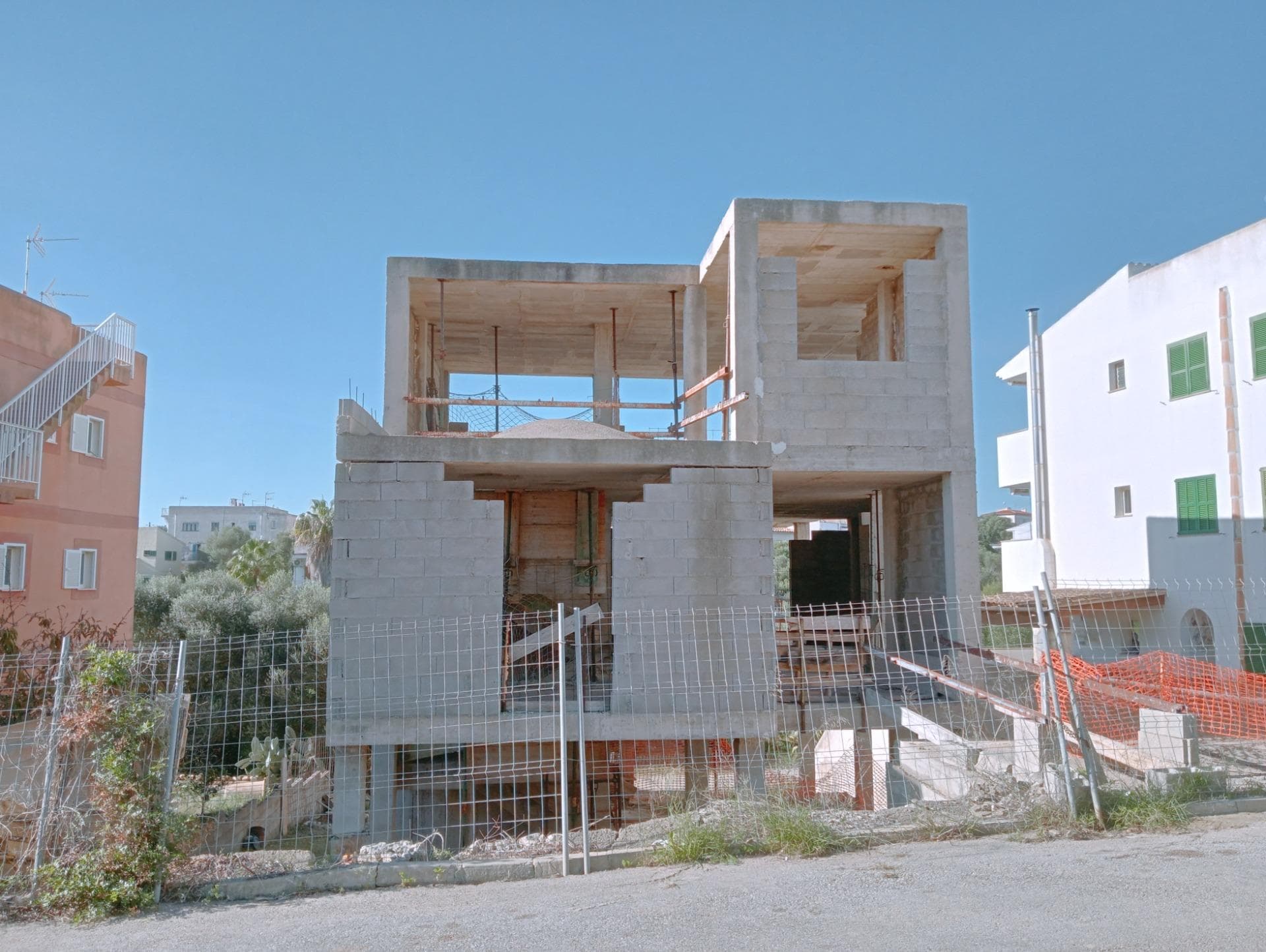 Grundstück mit Lizenz und begonnener Struktur in Portocolom