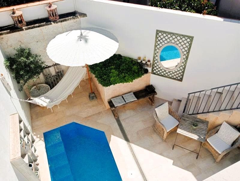 Exclusiva Casa de Pueblo Reformada con Encanto y Vistas en Ses Salines