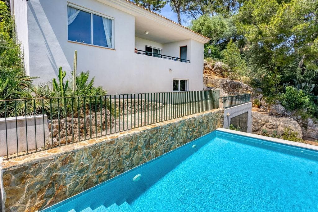 EXCLUSIVE: Family villa with sea views in the coveted Puerto de Pollensa