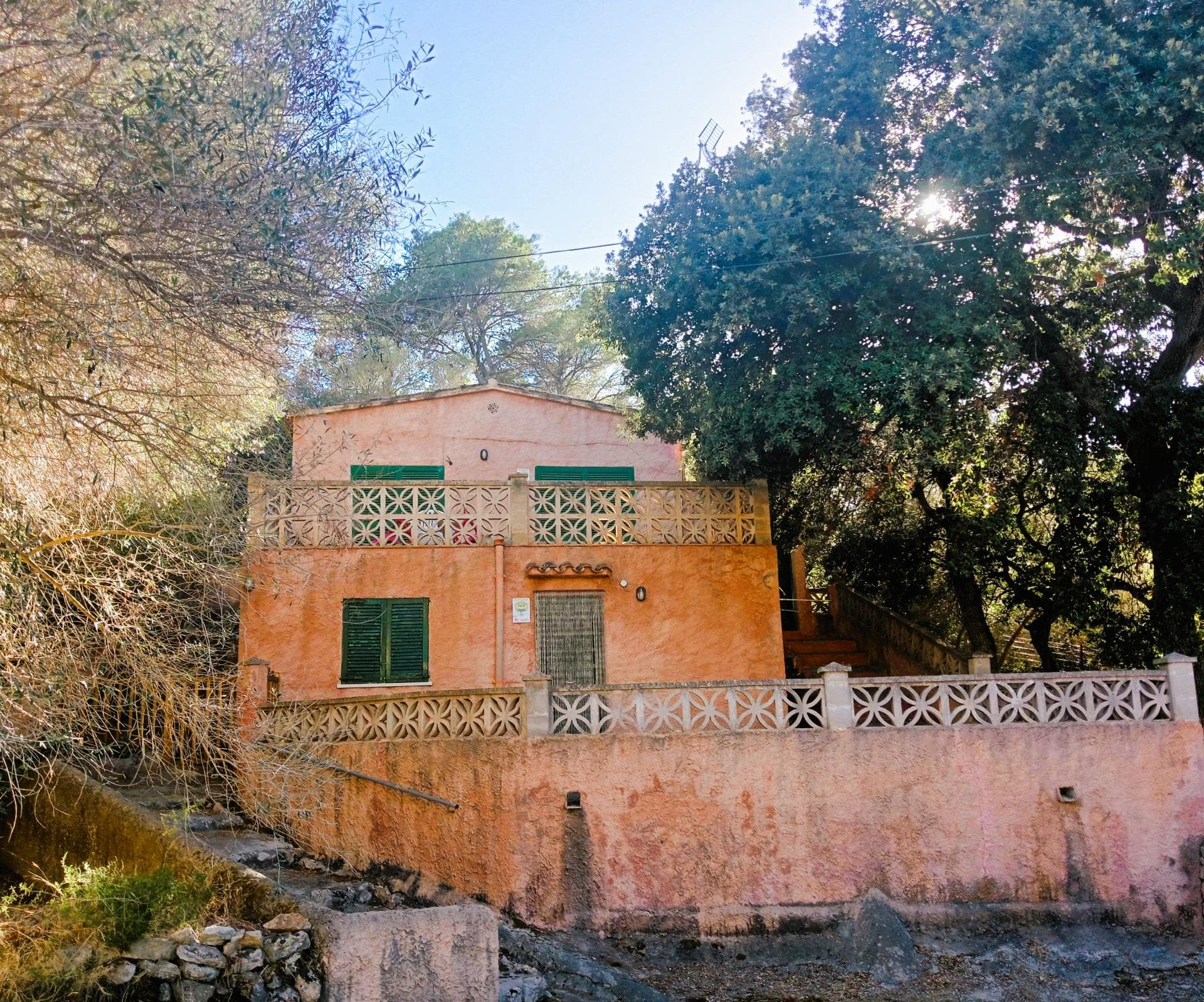 Un lienzo en blanco con potencial: Casa con estudio independiente para renovar en parcela rústica – foto principal