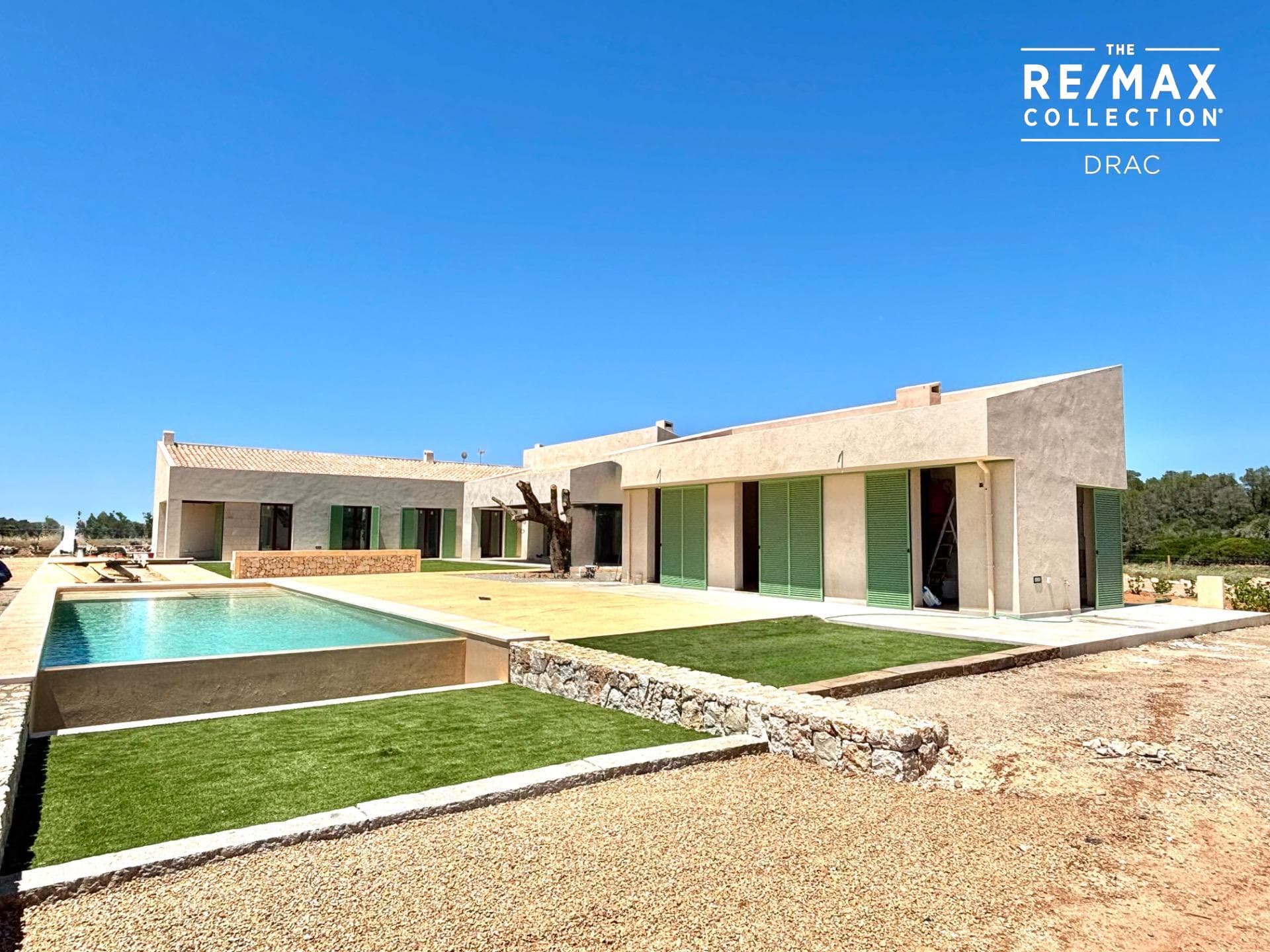 Espectacular Finca moderna de obra nueva en un entorno natural con piscina a15 minutos de Santanyi. – foto principal