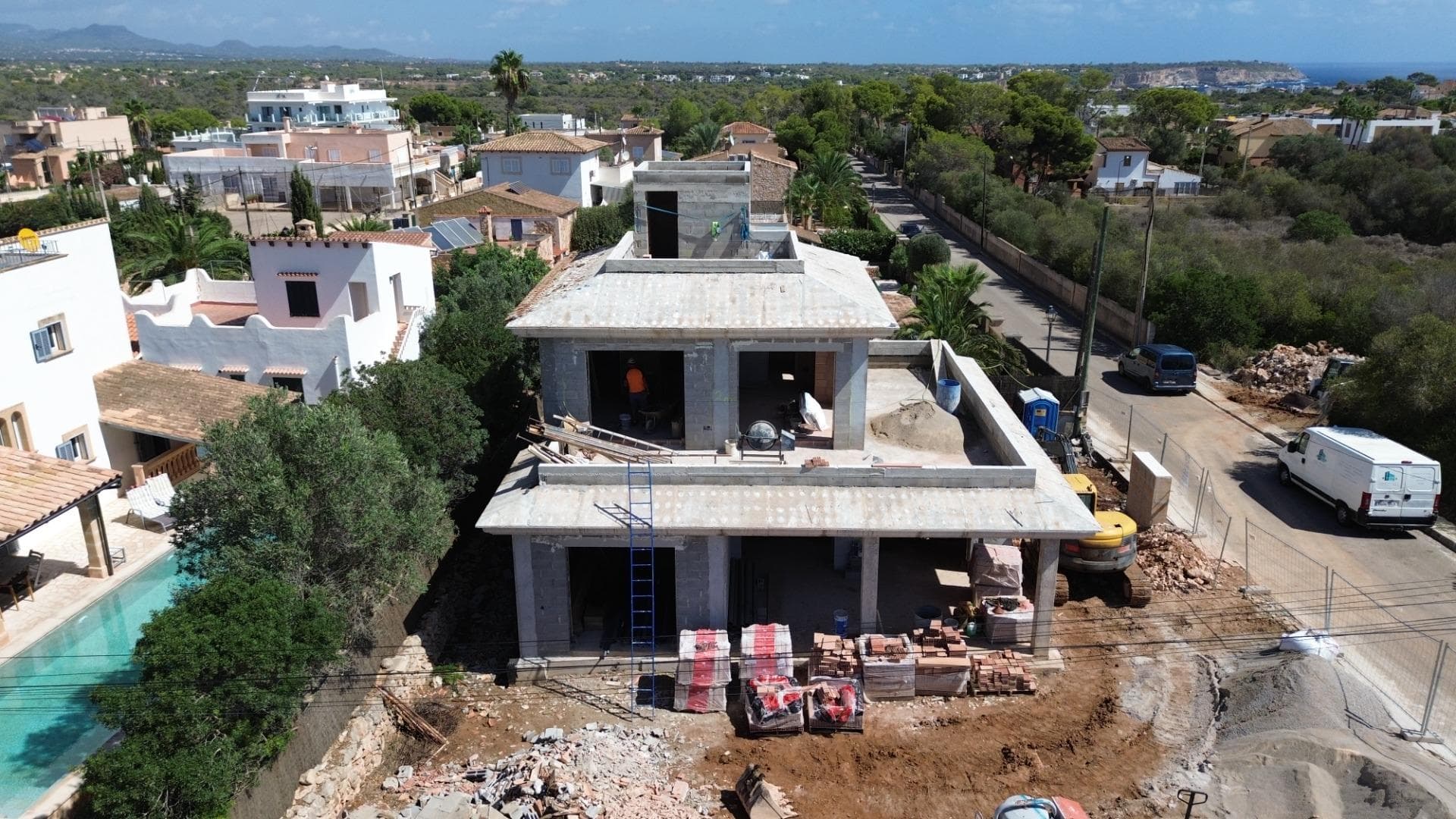 Spektakuläre Neubauvilla mit Pool und Meerblick in Cala Llombards – foto 3