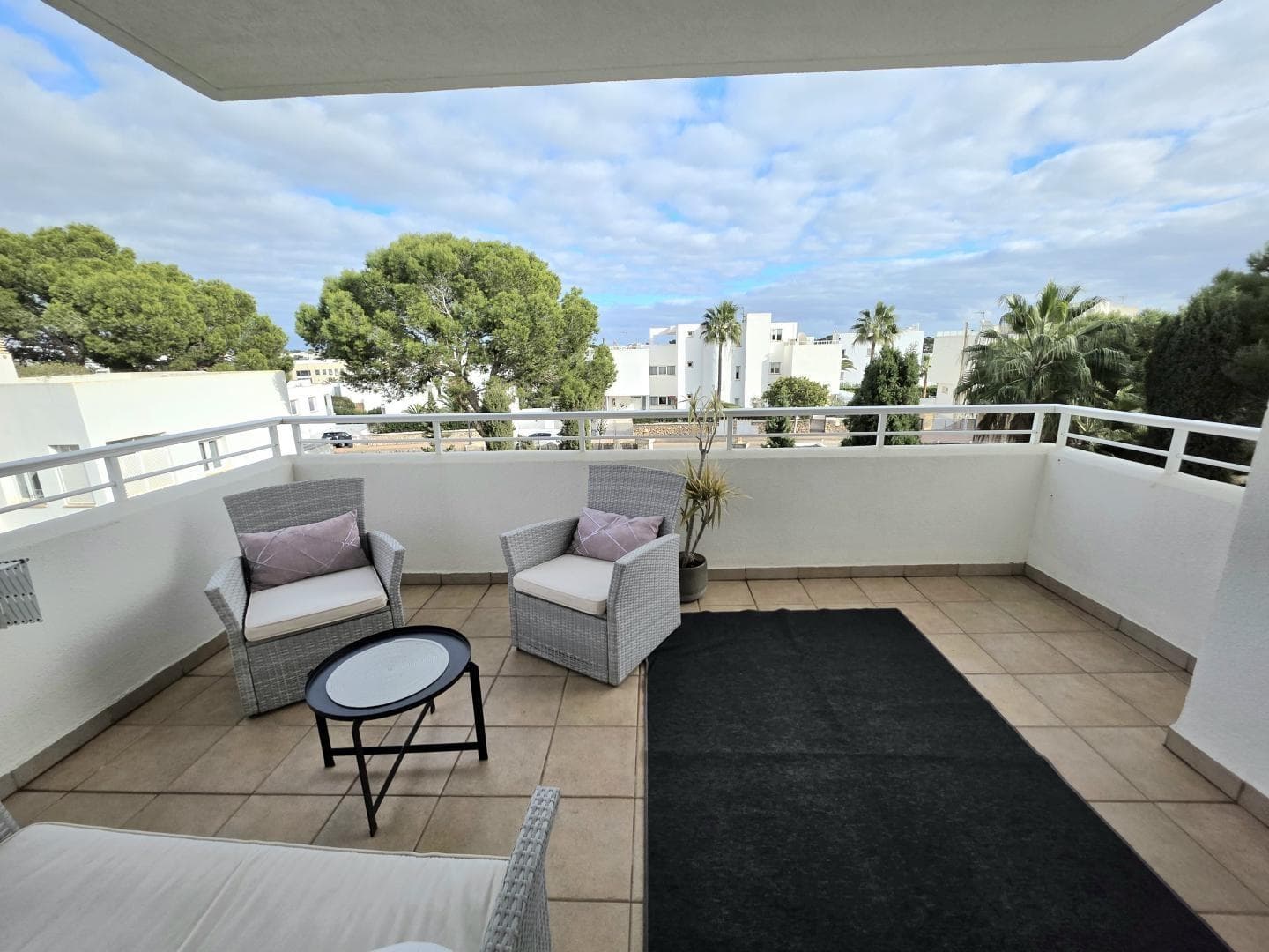 Elegante y luminoso apartamento en prestigioso complejo residencial frente al puerto de Cala d’Or – foto 4