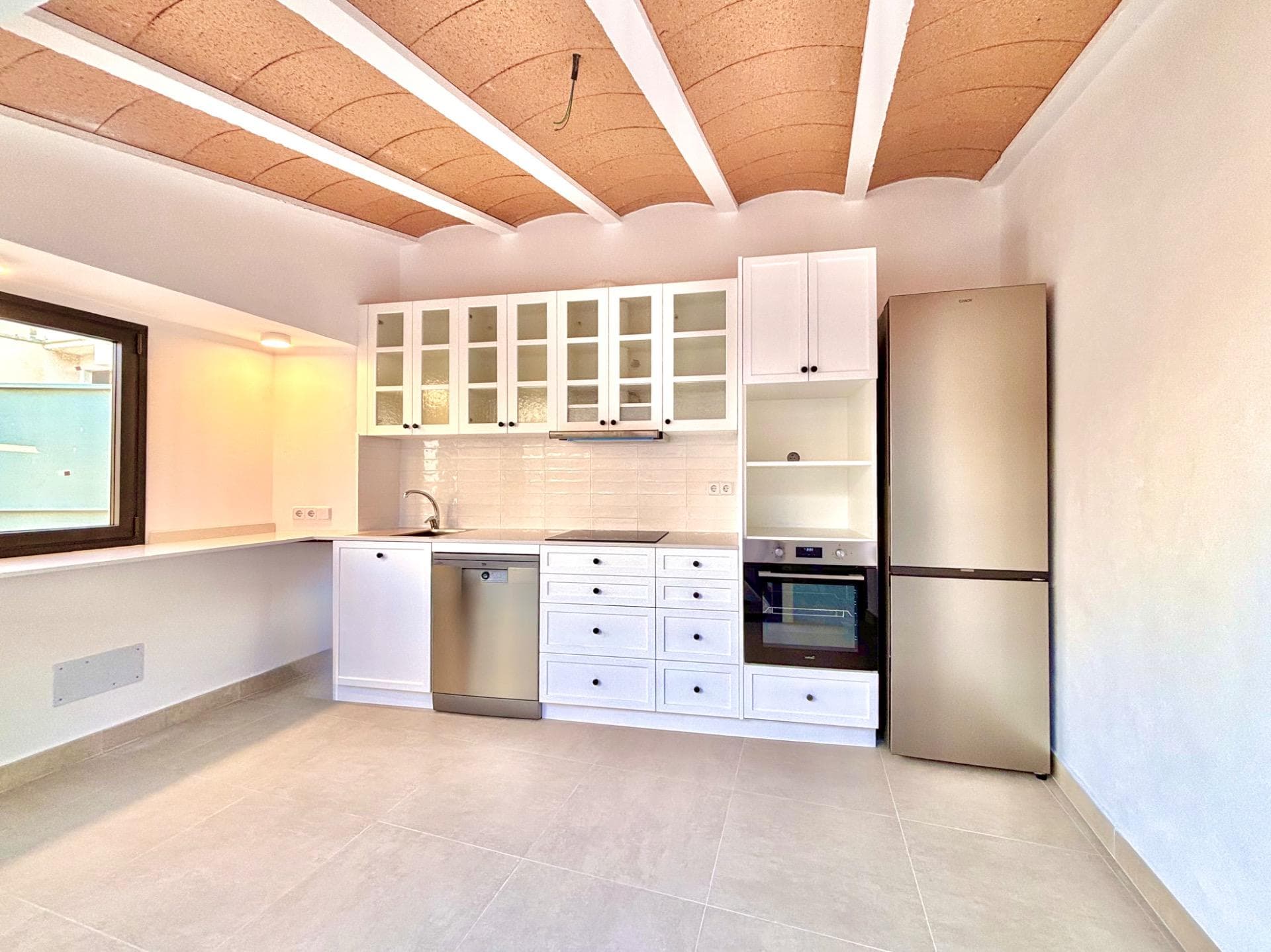 Luminosa planta baja totalmente reformada para estrenar con Patio en Es Llombards. – foto 2