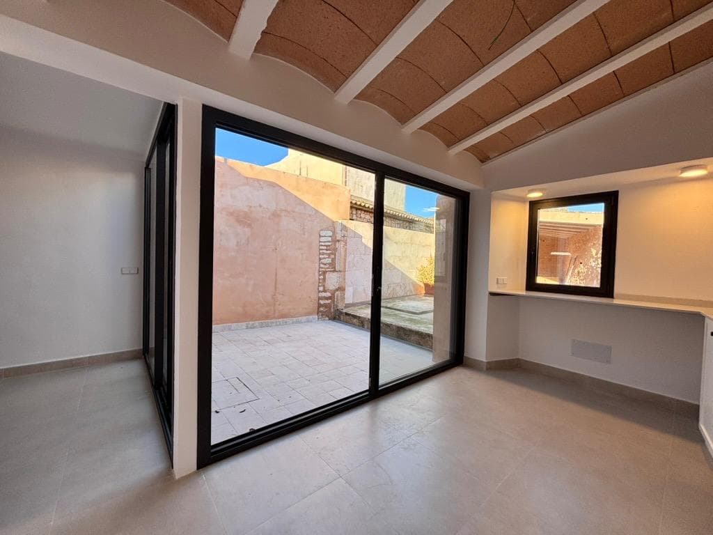 Luminosa planta baja totalmente reformada para estrenar con Patio en Es Llombards. – foto 4
