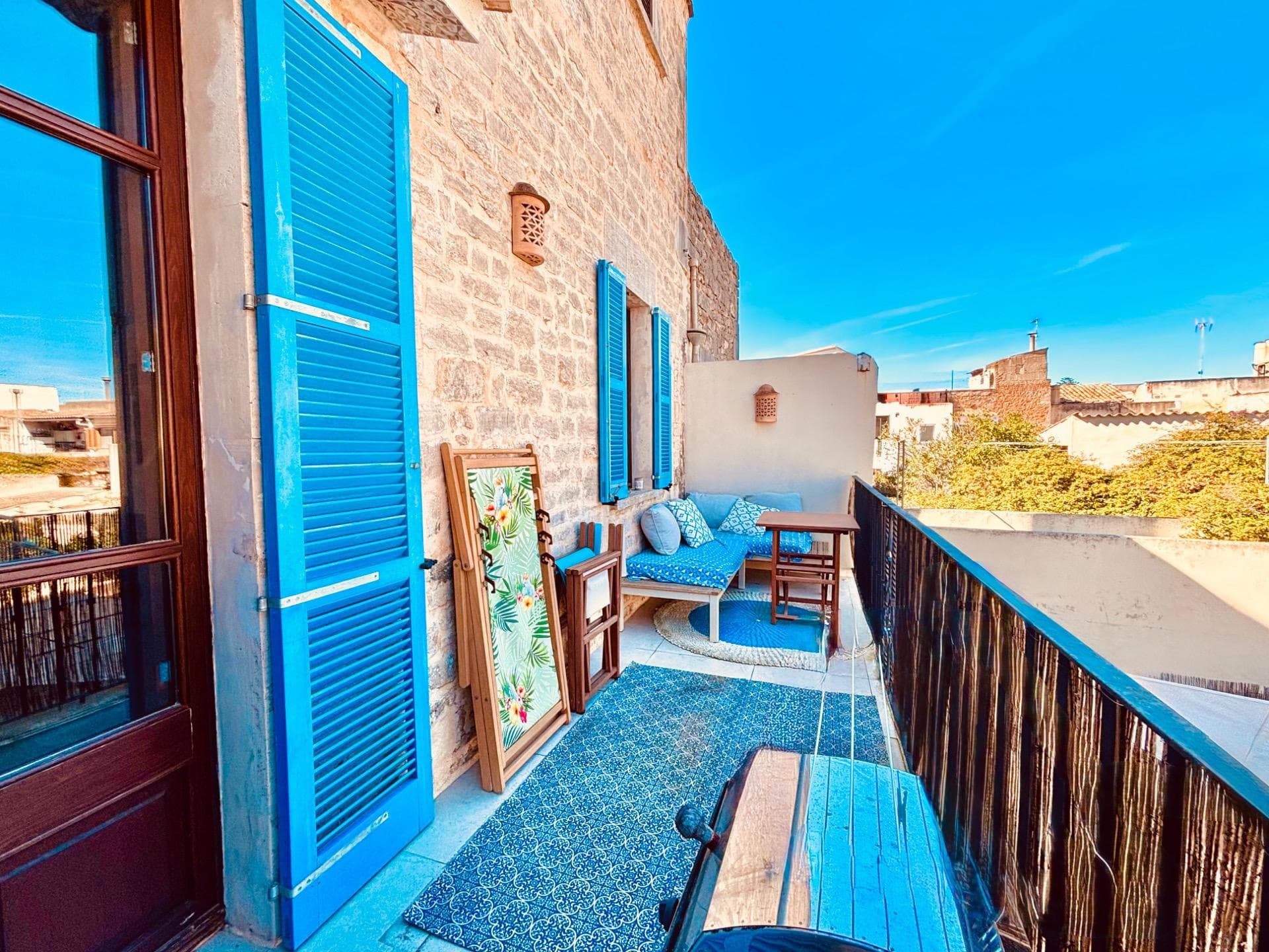 Sehr charmante Wohnung mit schönen Details, Fussbodenheizung und Klimaanlage im ersten Stock in ruhiger Lage hinter der Kirche von Santanyí. – foto 2