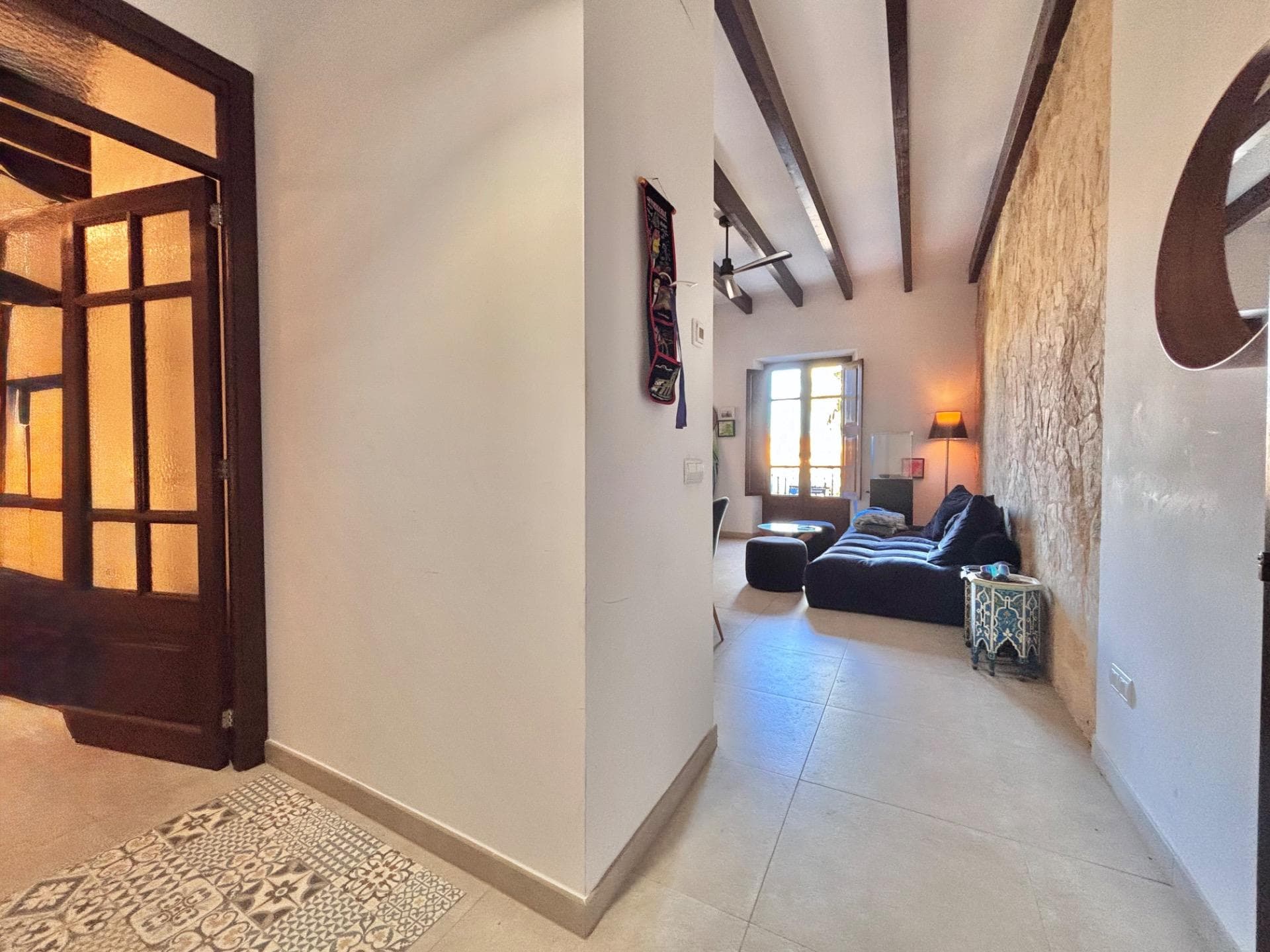 Sehr charmante Wohnung mit schönen Details, Fussbodenheizung und Klimaanlage im ersten Stock in ruhiger Lage hinter der Kirche von Santanyí. – foto 5