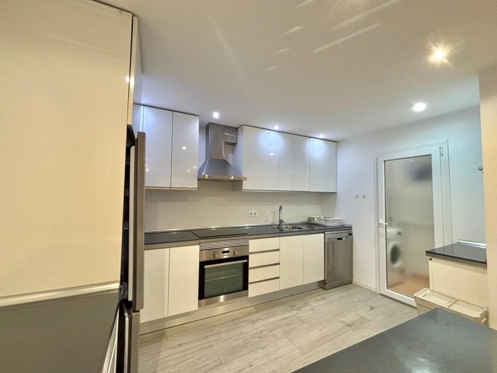 Schöne, helle, möblierte und renovierte Wohnung mit kleinem Balkon und grosser Garage in Santanyi. – foto 4