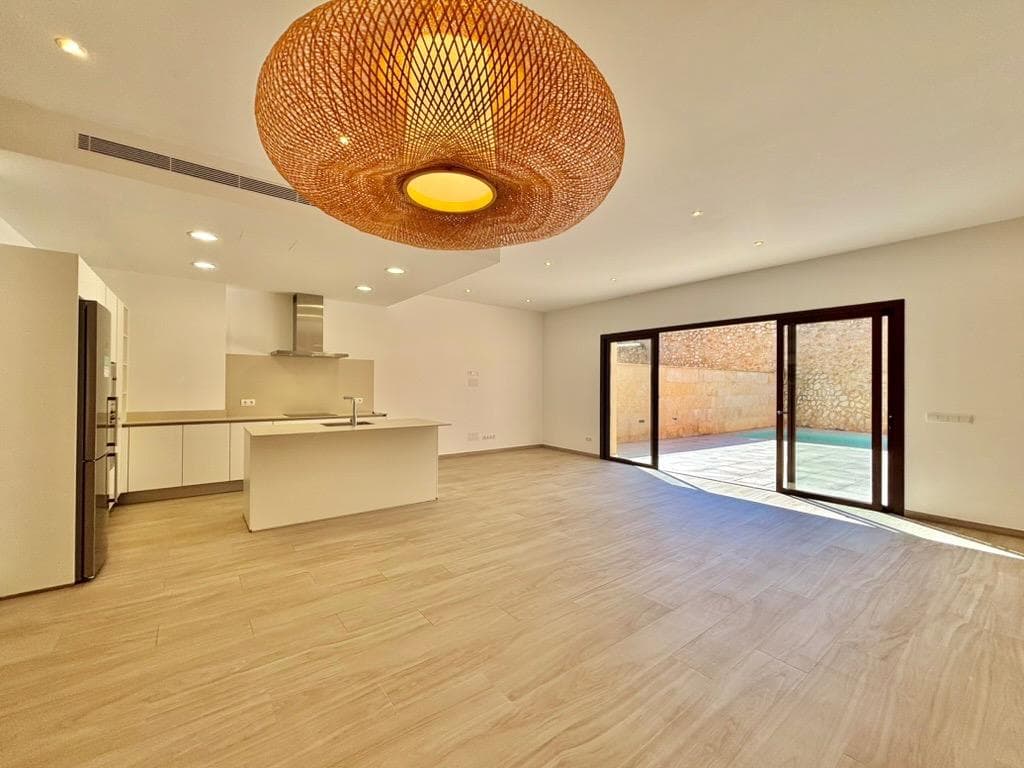 Wunderschönes helles Stadthaus mit Pool und Fussbodenheizung, nur wenige Schritte von der Plaza Major in Santanyi entfernt. – foto 3